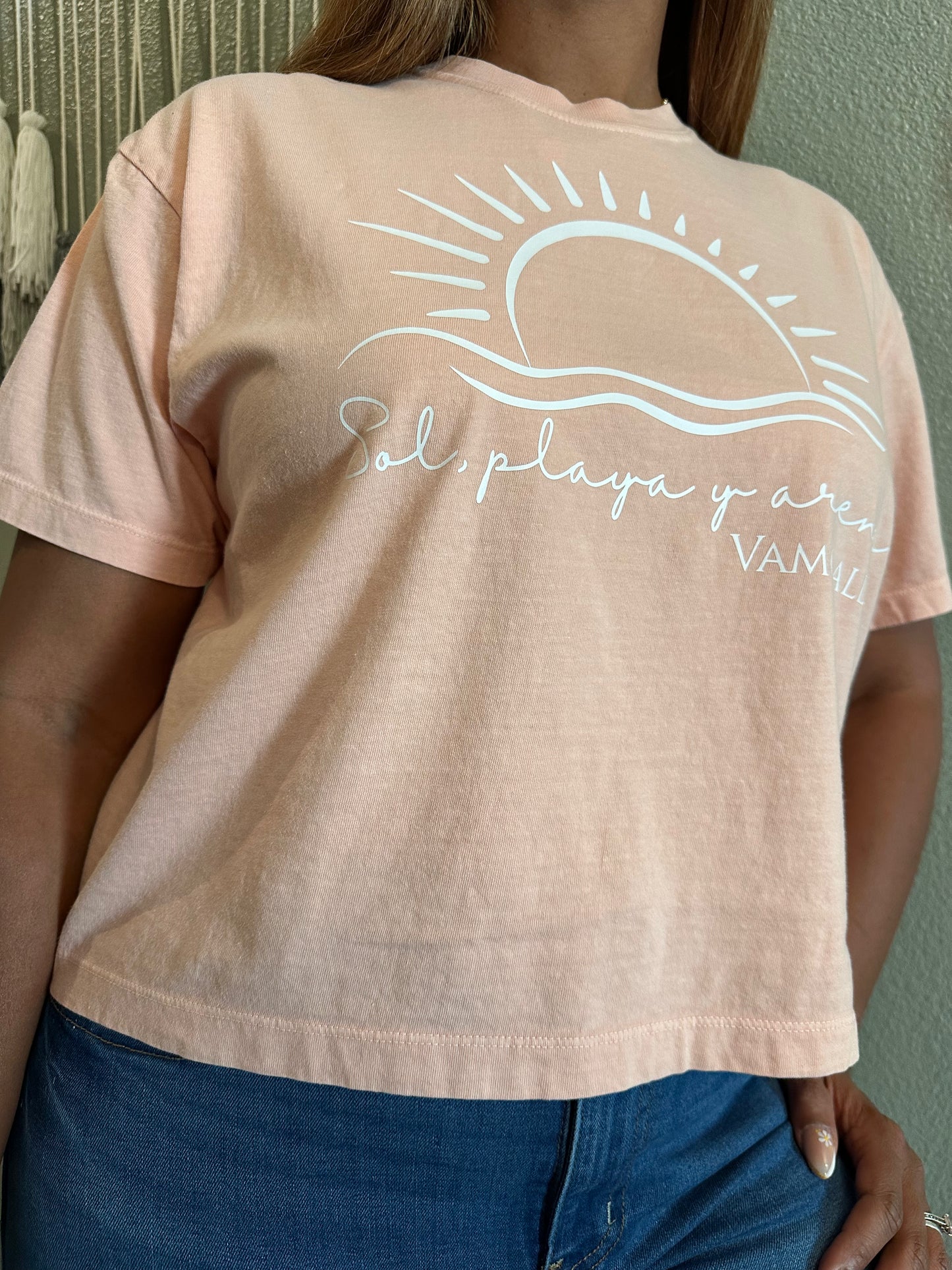 "Sol, Playa y Arena" -not so- Cropped Tee